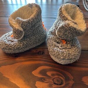 10/11T monster slippers